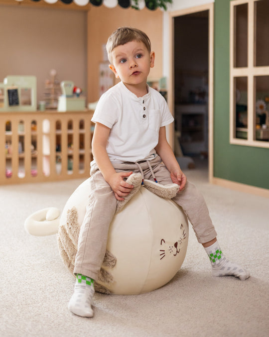 Skoczek Kotek Milo | Figlarne Skoki