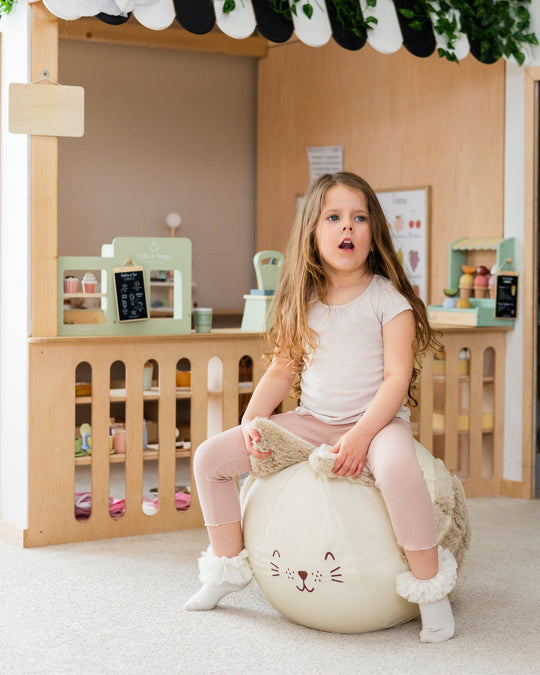 Skoczek Kotek Milo | Figlarne Skoki